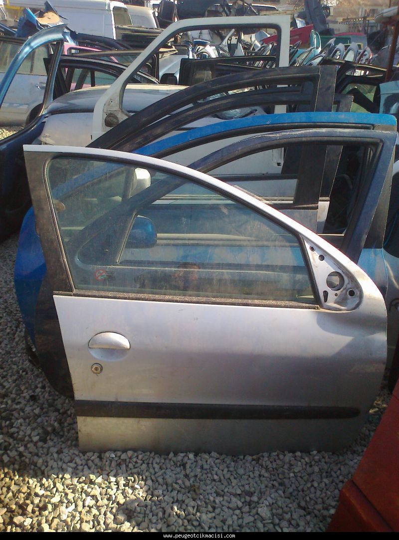 Peugeot 206 Sağ Kapı Ön